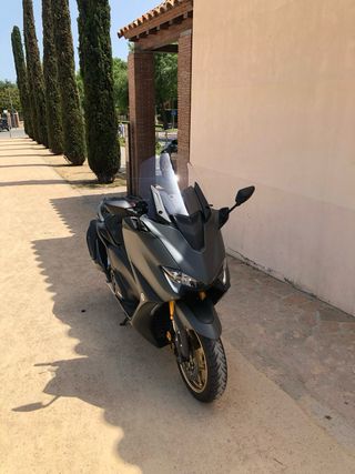 Yamaha Tmax Tech max 560