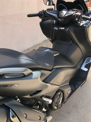 Yamaha Tmax Tech max 560