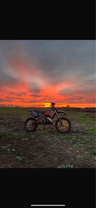 Se vende  ktm 250 exc(MATRICULADA)