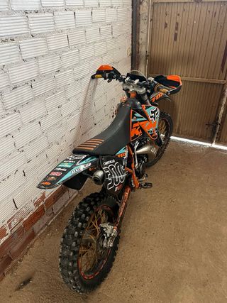 Se vende  ktm 250 exc(MATRICULADA)