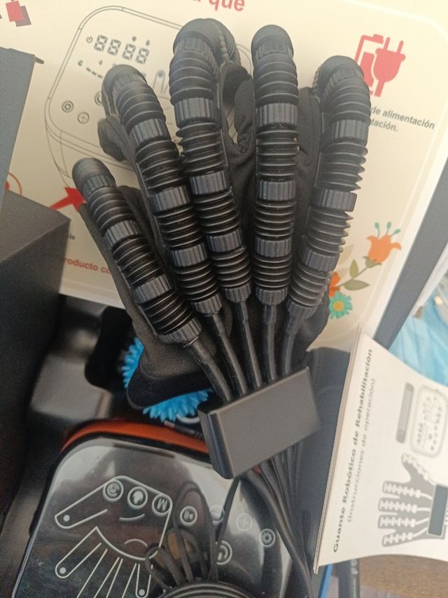 Guantes de robot de rehabilitación calentados