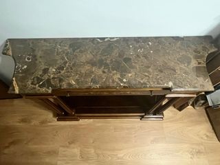 Aparador recibidor  clásico con mármol madera.