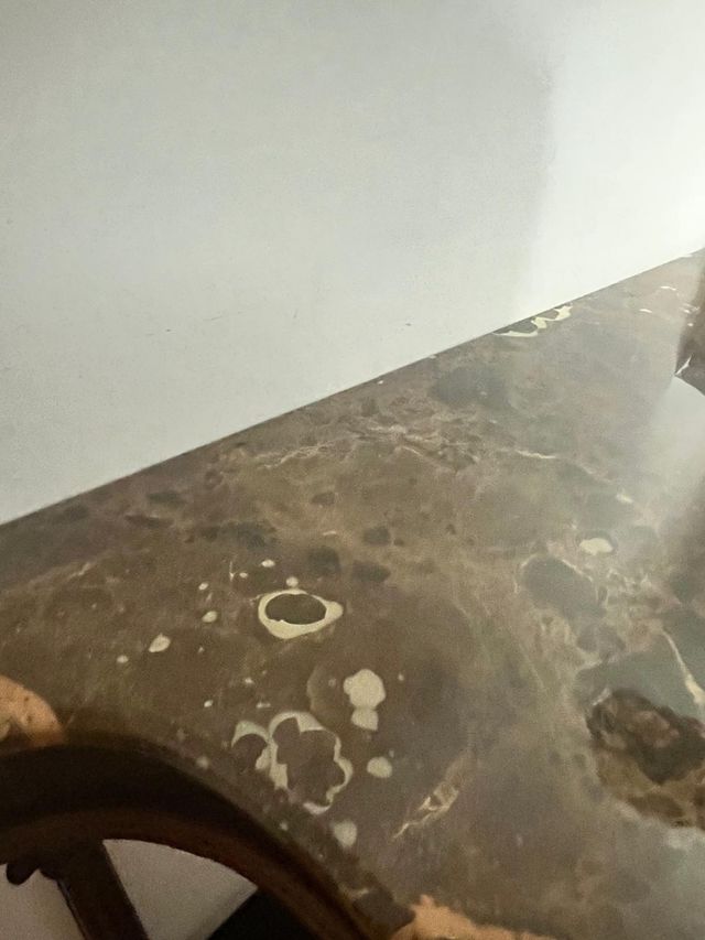 Aparador recibidor clásico con mármol madera