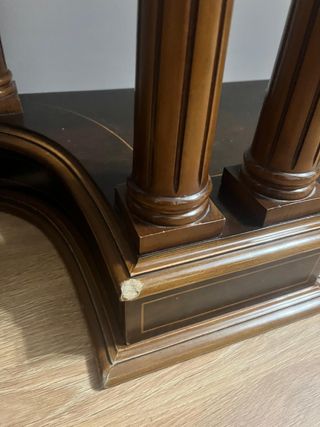 Aparador recibidor  clásico con mármol madera.