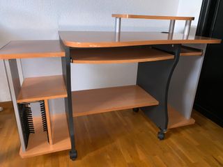 Mesa de estudio de madera