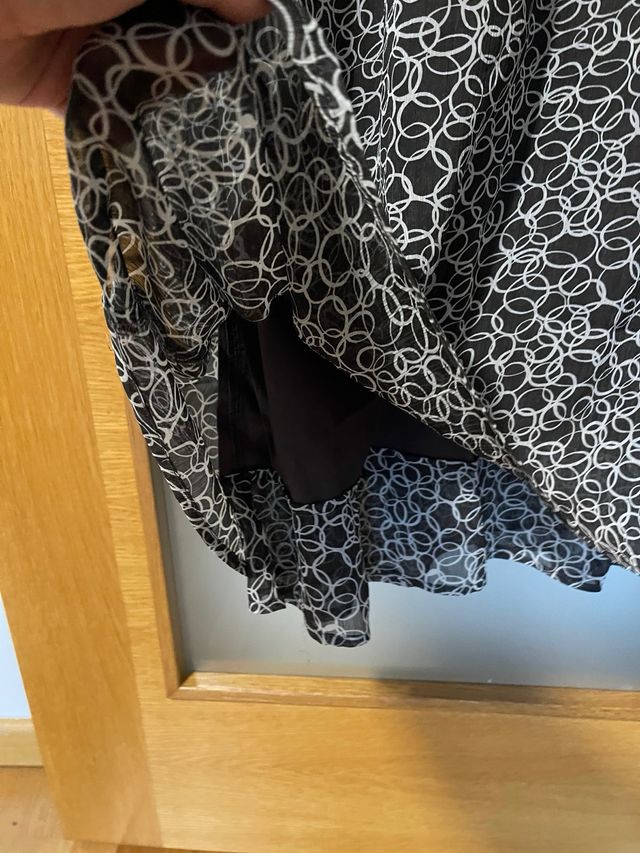 Vestido corto Calvin Klein negro con estampacion blanca