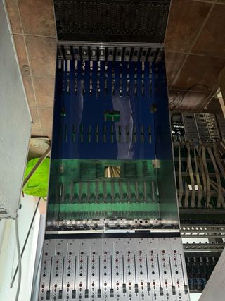 24 faders de neve