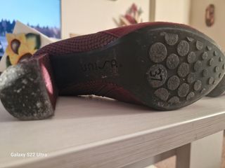 Botines granates Unisa