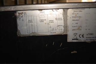 Mesa frigorifica 3 puertas marca Polar