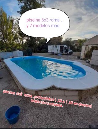 * PISCINA DE POLIÉSTER *