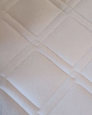 Cuna Ikea Stuva, colchón y ropa de cama 