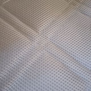 Cuna Ikea Stuva, colchón y ropa de cama 