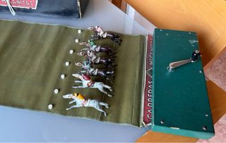 Carreras mecanicas de caballos Human