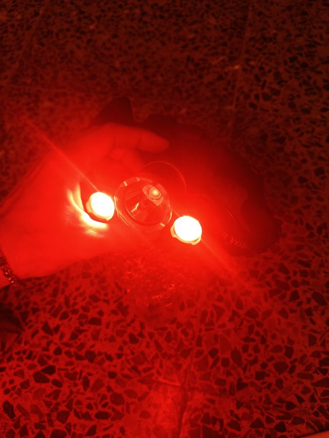 Linterna led frontal recargable