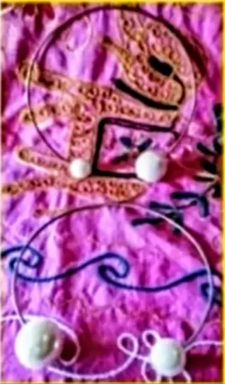 COLGANTES Y COLLARES DISTINTOS ESTILOS:1X1€