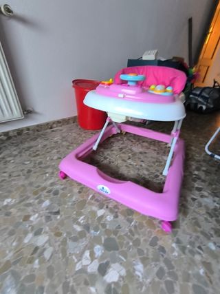 Takata infantil correpasillos está como nuevo poco