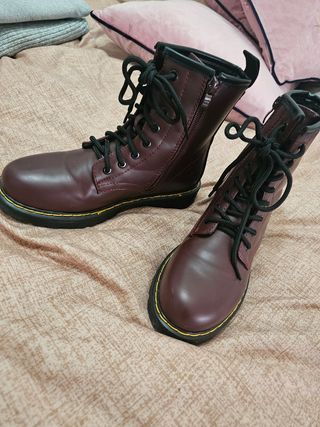 Botas nuevas tipo Dr. MARTENS