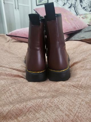 Botas nuevas tipo Dr. MARTENS