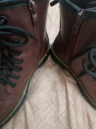 Botas nuevas tipo Dr. MARTENS