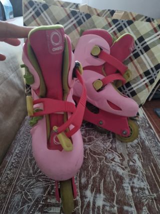 Patines con accesorios. IKEA
Y casco igual en rosa