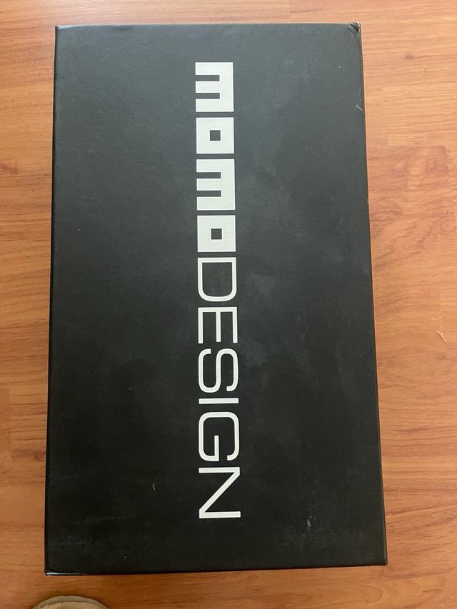 sneakers Momo design