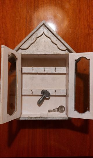 Cajita colgante de madera para llaves