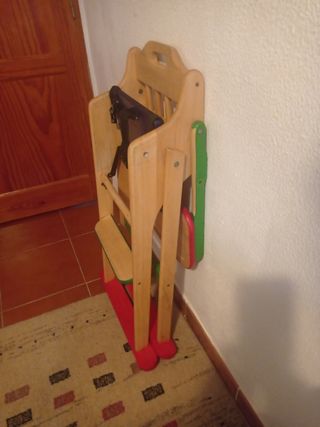 Silla de niño de madera
