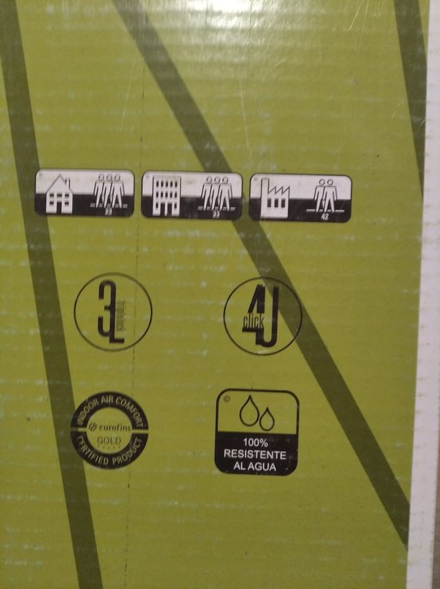 Parket flotante vinilo sistema clip.