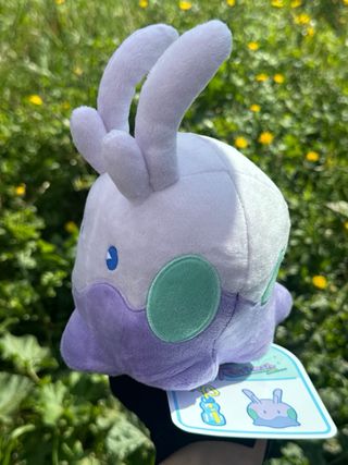 Peluche Pokémon Center Goomy Saiko Soda Refresh