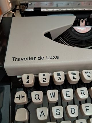 Máquina escribir AEG Olympia traveller