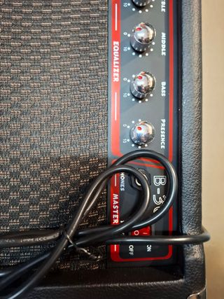 Amplificador bajo eléctrico