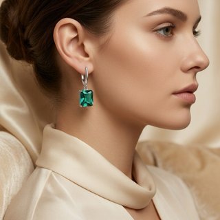 Pendientes Exclusivos de Plata con Esmeralda Nano  Elegancia Atemporal de Curación Holística