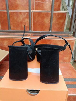 Sandalias tacón Zara