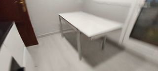 MESA COCINA EXTESIBLE DE  CRISTAL TEMPLADO