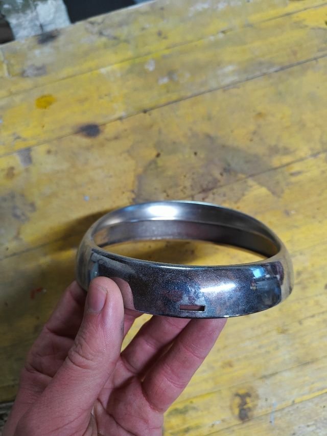 Bisel cromado foco delantero