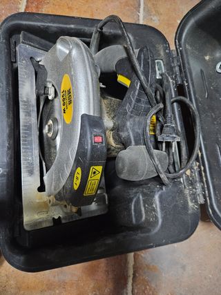 Cortador de madera con línea láser