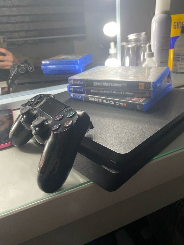 Play Station 4 con cable mando