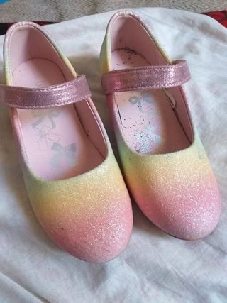 Zapatos de baile multicolor.
