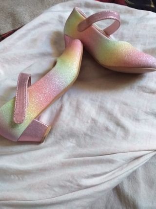 Zapatos de baile multicolor.