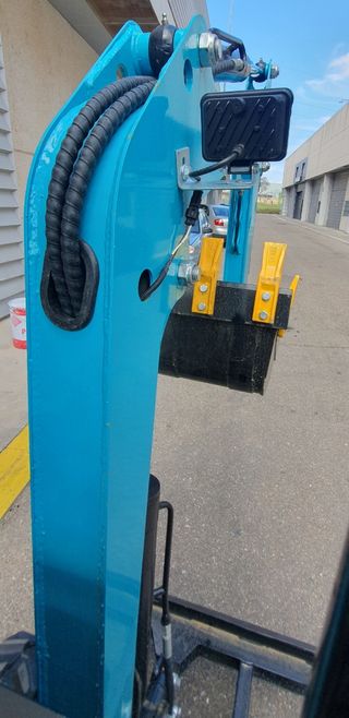 MINI EXCAVADORA JPC KV12