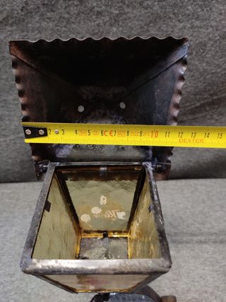 Farol de mesa de forja y hojalata