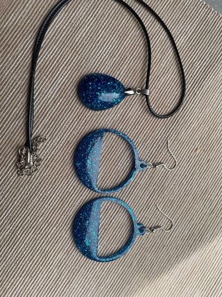 Set orecchini e collana con pendente