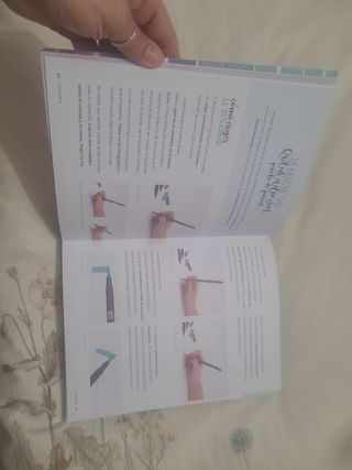 LetreArte: Descubre el arte de dibujar letras bonitas con este cuaderno de lettering para adultos. Una guía con instrucciones, consejos, técnicas y espacio para practicar tus propias caligrafías.