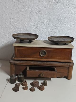 Antigua balanza