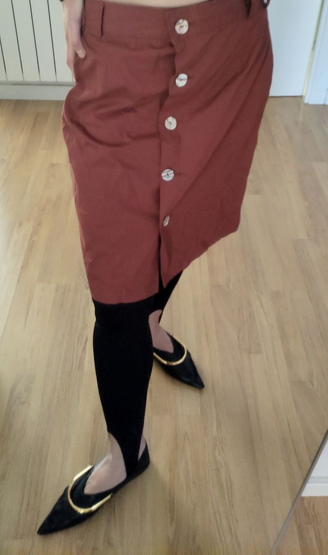 Falda Vintage burdeos botonera frontera 