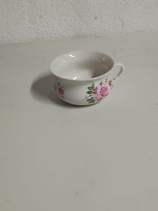 Pequeño orinal antiguo