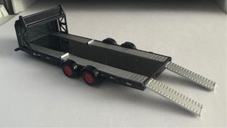 Mercedes G550 brabus mas remolque de red bull 1/64