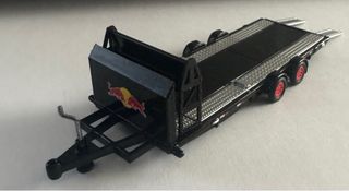 Mercedes G550 brabus mas remolque de red bull 1/64