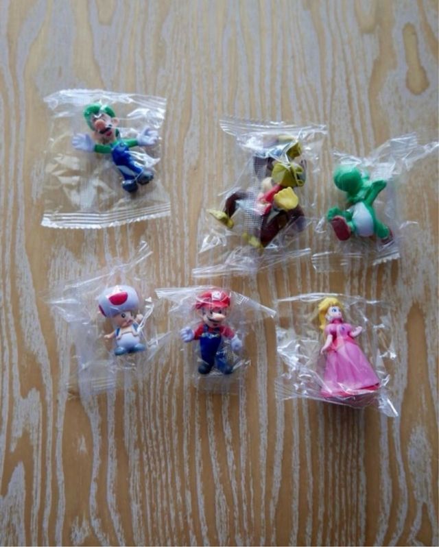 6 figuras Super Mario con neceser