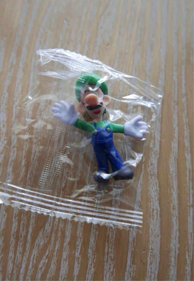 6 figuras Super Mario con neceser